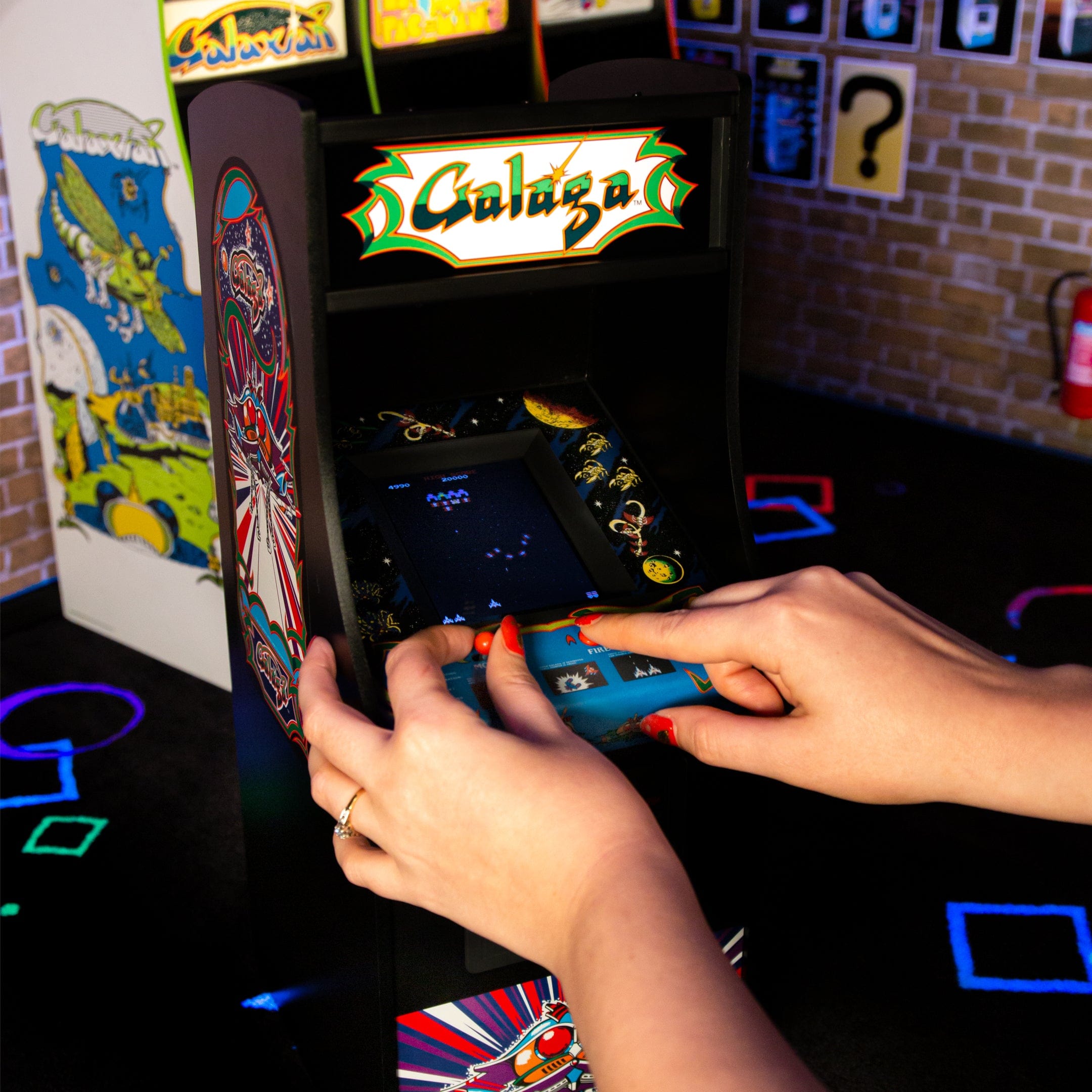 Just Geek - Official Galaga Quarter Size Arcade Cabinet